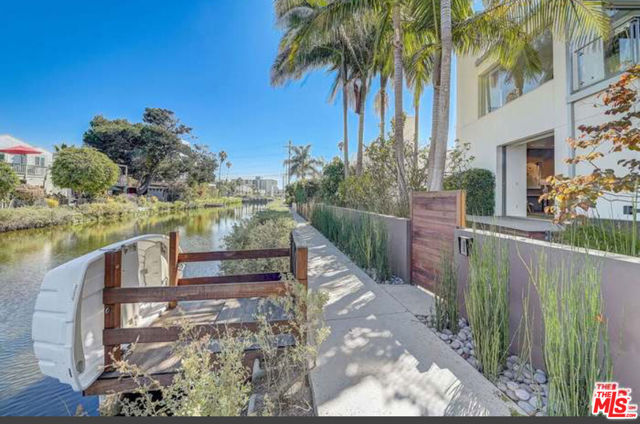 2913 S Grand Canal, Venice, California 90291, 3 Bedrooms Bedrooms, ,3 BathroomsBathrooms,Single Family Residence,For Sale,S Grand Canal,24398999