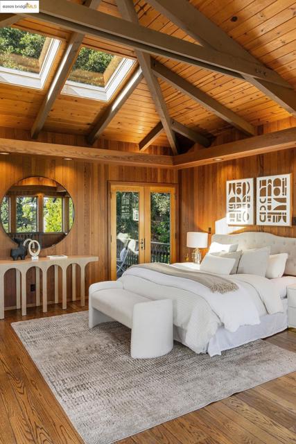 99 Lexford Rd, Piedmont CA: https://media.crmls.org/mediaz/0943689d-717b-43b6-832a-98cc065a7f37.jpg