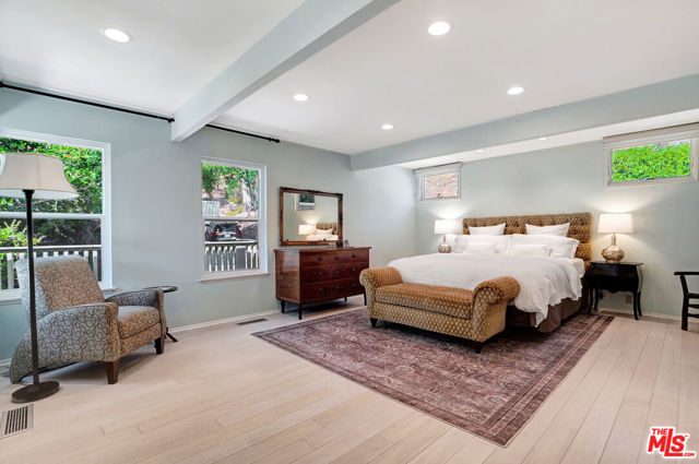 2090 Lakeshore Drive, Agoura Hills CA: https://media.crmls.org/mediaz/0943bc2c-9cb3-4003-b115-2959195cee77.jpg