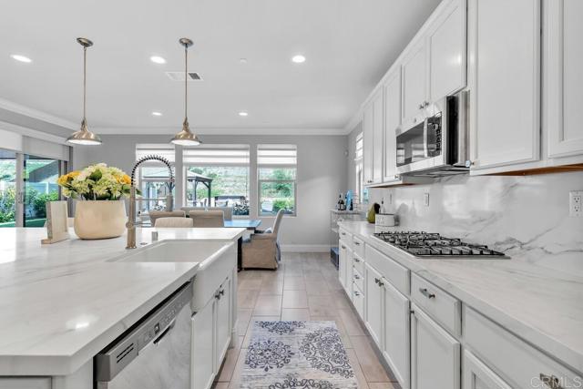 35805 E Shetland Hls, Fallbrook CA: https://media.crmls.org/mediaz/0943d9e3-7d4a-43b9-92ae-120dc523f7e8.jpg