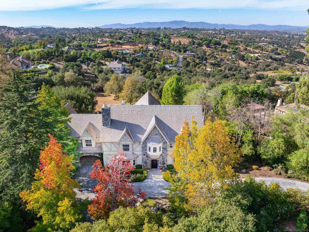 5 Rolling View Lane