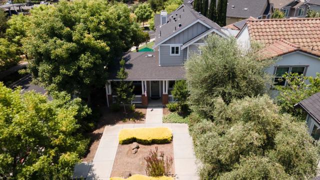 140 Sarafina Way, Gilroy CA: https://media.crmls.org/mediaz/0944645c-7159-44b6-800c-83556246c999.jpg