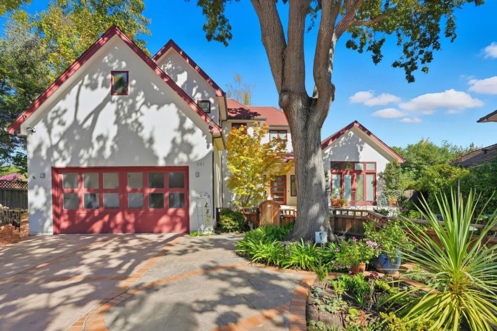 881 Northampton Drive