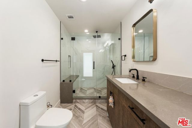 3775 Aloha Street, Los Feliz CA: https://media.crmls.org/mediaz/09448a5c-ae1c-4dc6-86e6-ed69ddf86ff4.jpg