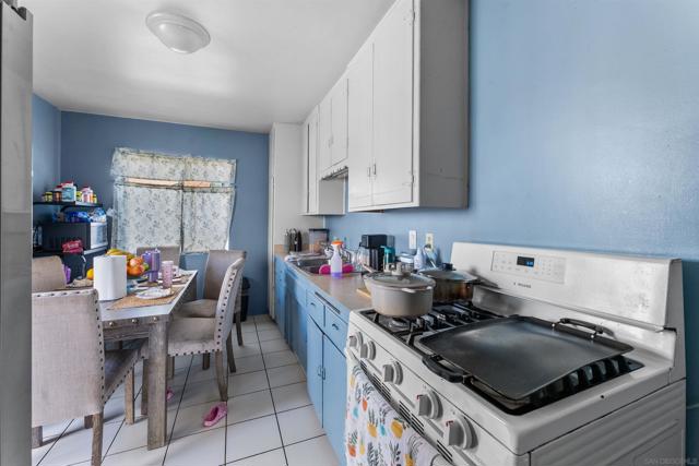 2673 Massachusetts Ave, Lemon Grove CA: https://media.crmls.org/mediaz/0944f0bf-4600-461e-ada9-475e37b33c24.jpg