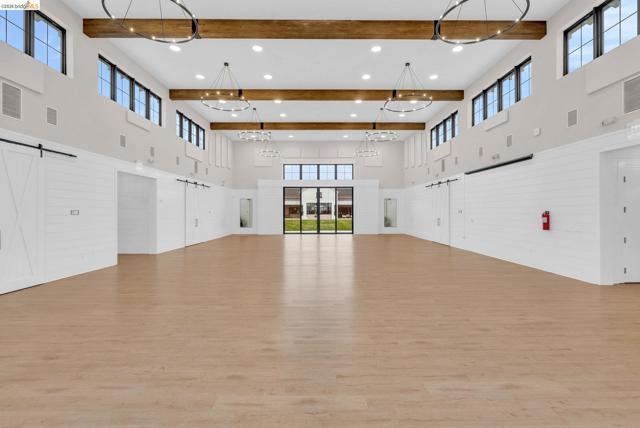 2087 Stars Dr, Rio Vista CA: https://media.crmls.org/mediaz/0944f631-d738-4492-af4d-86f74d8693cf.jpg