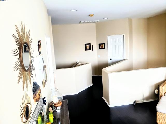 24350 Lorenzo Ln,  CA: https://media.crmls.org/mediaz/094552da-607e-4bbb-8d50-e27bbc4bc285.jpg