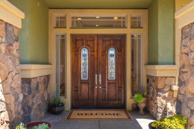 27812 Crowne Point Drive, Salinas CA: https://media.crmls.org/mediaz/09455b3d-0909-48aa-9f91-ed84944b6952.jpg