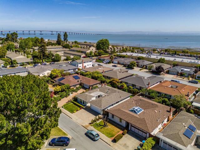 372 Bluefish Court, Foster City CA: https://media.crmls.org/mediaz/0945bfa1-8087-420d-9b20-0cb2019d231e.jpg