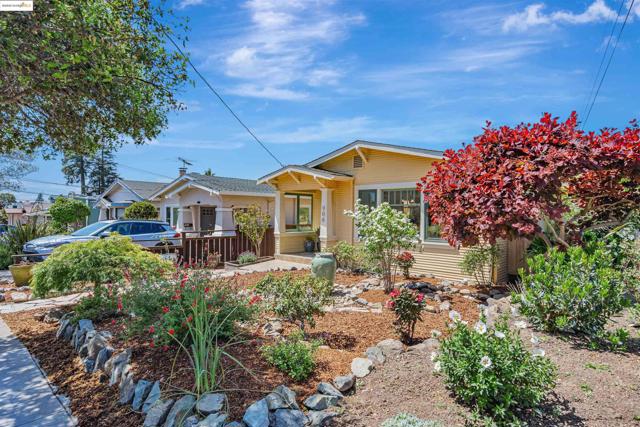 906 Carmel Ave, Albany CA: https://media.crmls.org/mediaz/094611c9-0f09-474c-be38-6de632efff1a.jpg