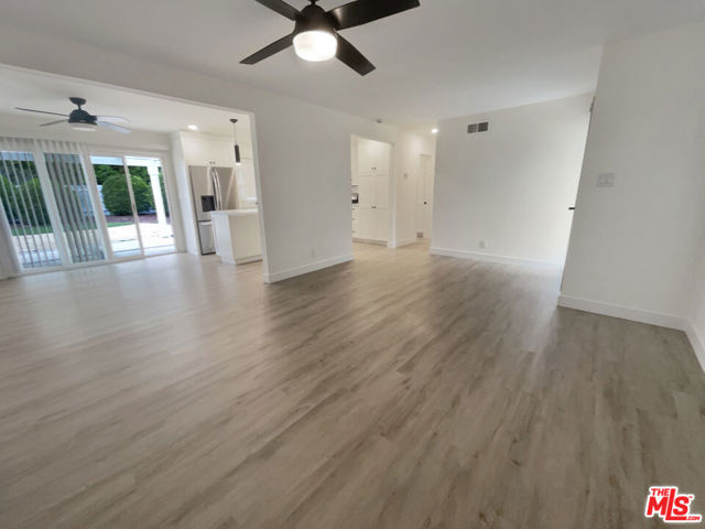495 N Wendy Drive, Newbury Park CA: https://media.crmls.org/mediaz/09468a16-ba51-4722-b08e-ae6c2ee3763d.jpg
