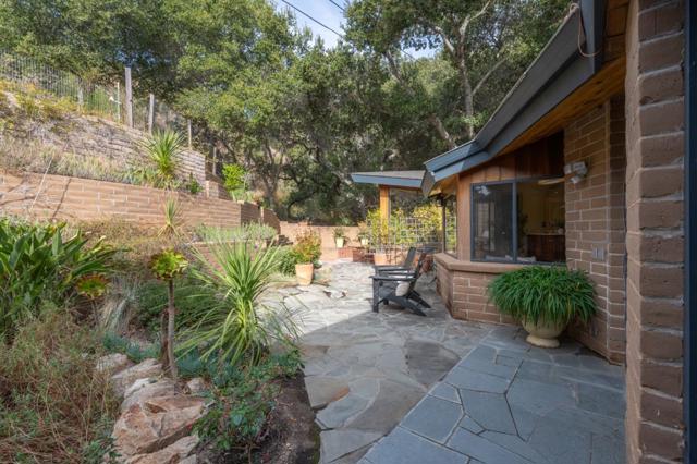 9 STORY ROAD, Carmel Valley CA: https://media.crmls.org/mediaz/0946e01f-1fc9-41cd-b333-67e385ca104f.jpg