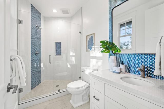 2002 Sunnyview Lane, Mountain View CA: https://media.crmls.org/mediaz/0947267f-7c8f-4873-9ac8-97ecafa76dc1.jpg