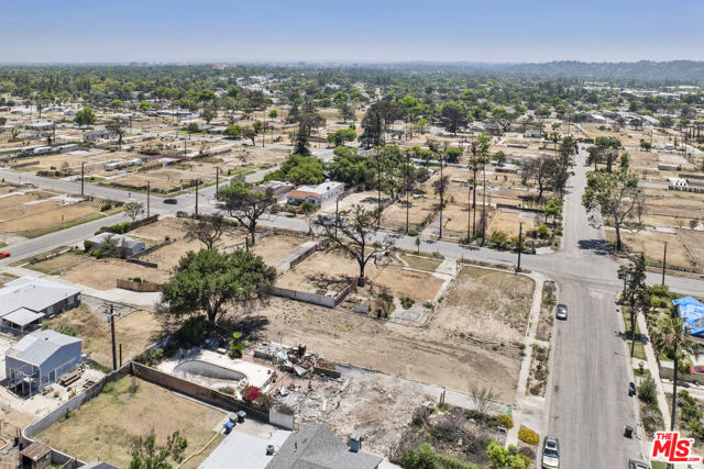 2724 Glen Avenue, Altadena CA: https://media.crmls.org/mediaz/09476302-637a-4e36-83a1-a65ec1b622b0.jpg