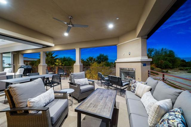 603 Retreat Circle, Palm Desert CA: https://media.crmls.org/mediaz/0947b9e6-12a0-4171-b171-036f542a7337.jpg