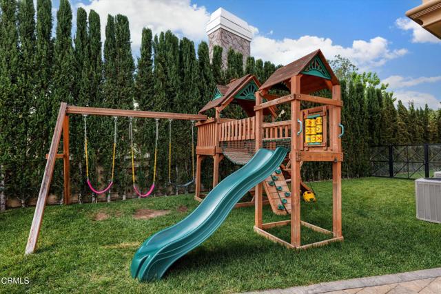 780 Greenridge Drive, La Canada Flintridge CA: https://media.crmls.org/mediaz/09489960-e231-4b23-85c3-efa4c12ba1d0.jpg