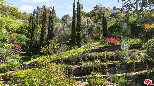 Drew Fenton | 1060 Chantilly Road Los Angeles CA | MLS: 7138387