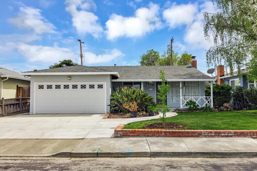 2806 Ruth Court