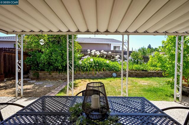 5040 Murchio Dr, Concord CA: https://media.crmls.org/mediaz/0949ac6b-80f6-4a80-b2d5-f2538c1560cb.jpg