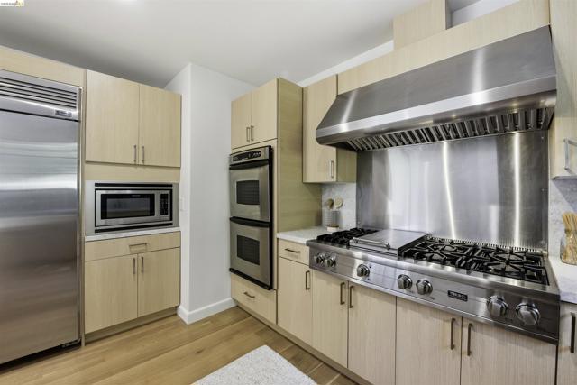 44 Highgate Rd, Kensington CA: https://media.crmls.org/mediaz/094b0967-50b2-4cc2-afaa-6b9680d093bc.jpg