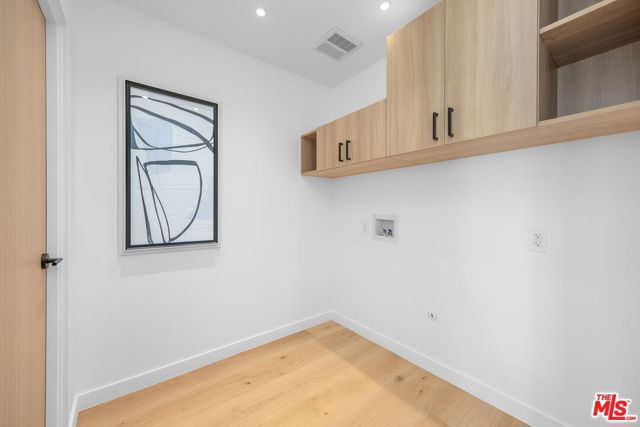 4627 Sunnyslope Avenue, Sherman Oaks CA: https://media.crmls.org/mediaz/094bc874-39ef-45c3-9aa2-872248758bf7.jpg