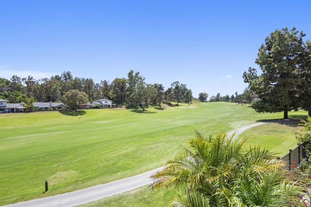 1894 Spyglass Cir, Vista CA: https://media.crmls.org/mediaz/094bed22-d422-427e-8c9e-5c0d229d860a.jpg