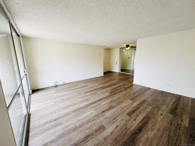 6455 La Jolla Blvd, La Jolla CA: https://media.crmls.org/mediaz/094c4705-8b45-42ba-9e80-f09d0ec27c2b.jpg