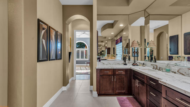 97 Via Bella, Rancho Mirage CA: https://media.crmls.org/mediaz/094cd624-ba44-4850-8c38-638c82736110.jpg