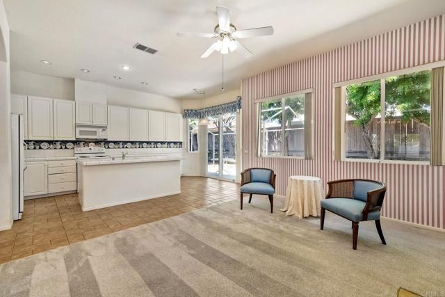 Detail Gallery Image 14 of 34 For 1789 Clydesdale Ct, Oceanside,  CA 92057 - 3 Beds | 2 Baths