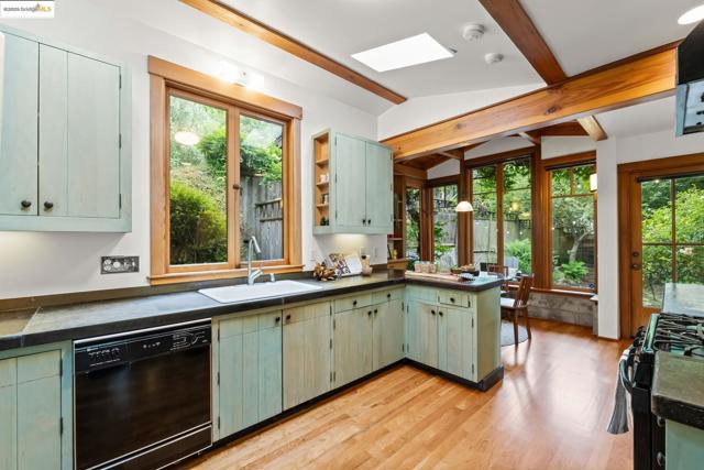 105 Vicente, Berkeley CA: https://media.crmls.org/mediaz/094d127f-5b93-4c5c-b69c-299e86a02275.jpg