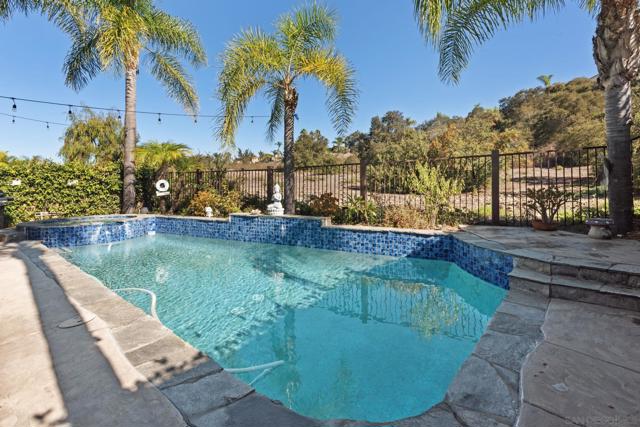 11927 Dapple Way, San Diego CA: https://media.crmls.org/mediaz/094dcb72-1841-474c-b07f-954aa1d70e3a.jpg