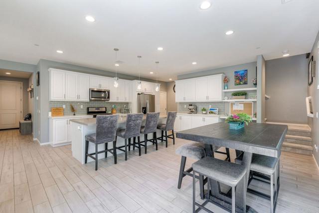 Detail Gallery Image 7 of 53 For 662 Gemstone Dr, San Marcos,  CA 92078 - 5 Beds | 3 Baths
