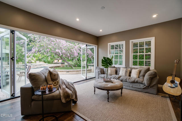 584 Rosemont Avenue, Pasadena CA: https://media.crmls.org/mediaz/094e5798-1eca-4f2e-9f97-e37b246ee485.jpg