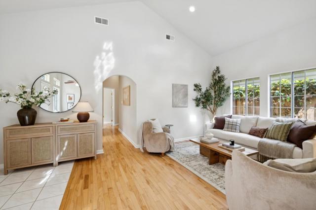 280 College Avenue, Mountain View CA: https://media.crmls.org/mediaz/094e67ef-186c-44e4-84cd-2b473458c848.jpg