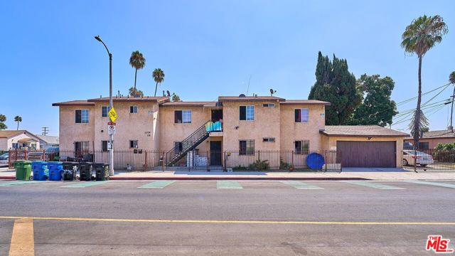 7704 Grand Avenue, Los Angeles, California 90003, ,Multi-Family,For Sale,Grand,25579193