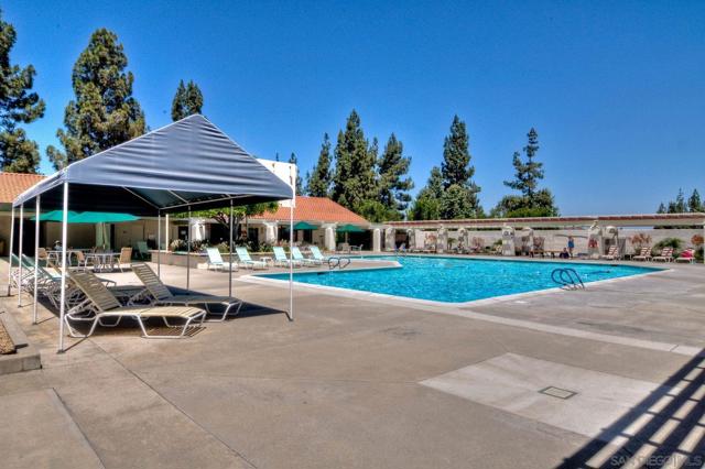 13356 Corte De Comares, San Diego CA: https://media.crmls.org/mediaz/094f0236-809c-49b5-b1a3-59b184de4a52.jpg
