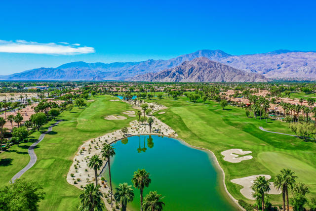 48275 Vista Calico, La Quinta CA: https://media.crmls.org/mediaz/094fc8fd-2b2d-4042-9f5a-ca1adc946940.jpg