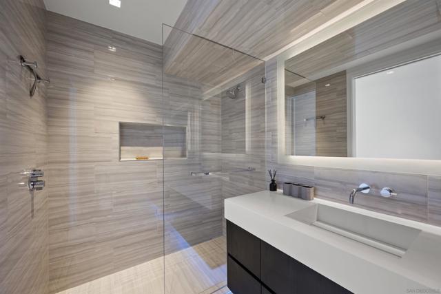 550 Front Street, San Diego CA: https://media.crmls.org/mediaz/094fea1a-0f23-4923-8639-d1efe1b01cee.jpg