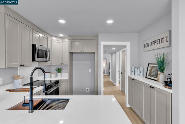 206 Princeton Ave, Vallejo CA: https://media.crmls.org/mediaz/09505756-3ece-4091-a40a-c071a07ad7b5.jpg