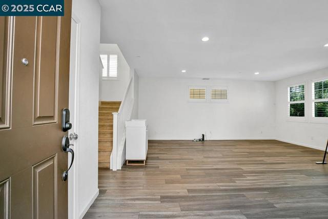 476 Colina Way, El Sobrante CA: https://media.crmls.org/mediaz/0950b115-77ce-4534-9d6b-27f1bab4510e.jpg