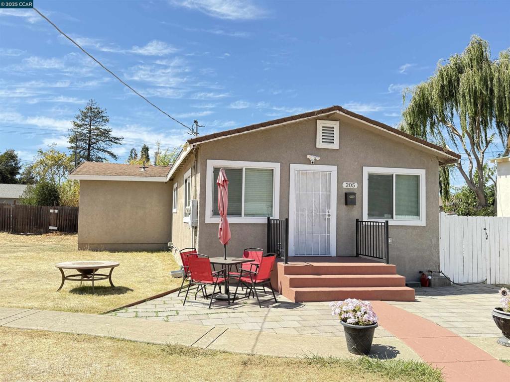 205 Curry Ave