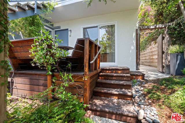 631 Pier Avenue, Santa Monica CA: https://media.crmls.org/mediaz/0950d2e7-4a48-42a3-9cea-2977b0c3f4ed.jpg
