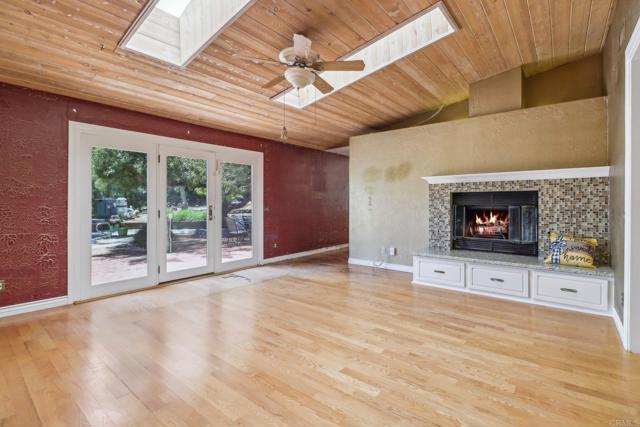 Detail Gallery Image 7 of 60 For 1575 Larson Ln, Fallbrook,  CA 92028 - 3 Beds | 2/1 Baths