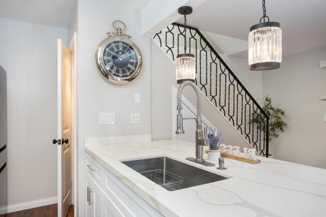 12151 Wintercrest Drive, Lakeside CA: https://media.crmls.org/mediaz/0951ee21-d86a-4199-b044-f7ac9300adbe.jpg
