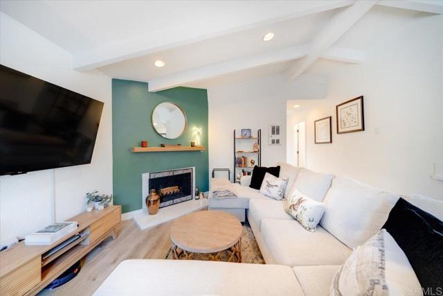 Detail Gallery Image 4 of 30 For 4219 44th St #4,  San Diego,  CA 92115 - 2 Beds | 2 Baths