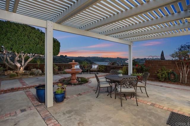 7414 Lantana, Carlsbad CA: https://media.crmls.org/mediaz/09523ae0-77d9-47aa-8909-93195db9495c.jpg