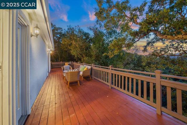 921 Foye Drive, Lafayette CA: https://media.crmls.org/mediaz/095317eb-1674-454d-99af-1be70f94df62.jpg