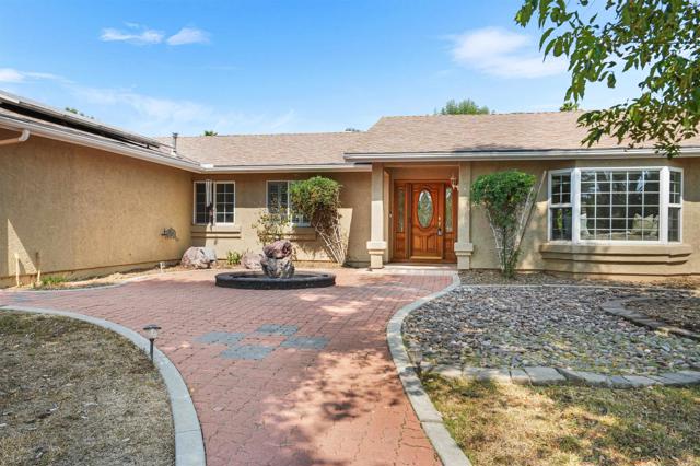 549 Eldorado Drive, Escondido CA: https://media.crmls.org/mediaz/0953b3a9-4483-4759-ba81-0509cfd3ce2b.jpg