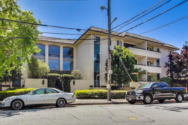 525 Almer Road, Burlingame CA: https://media.crmls.org/mediaz/09541e23-4ca0-4660-a6fd-51b7bac15851.jpg