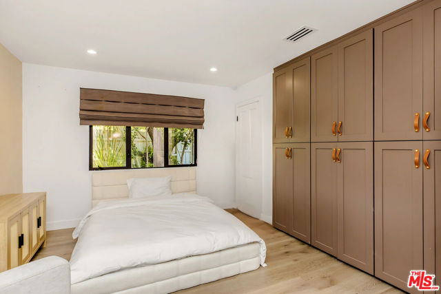 811 N Norman Place, Los Angeles CA: https://media.crmls.org/mediaz/095436f3-b230-46a4-af94-bb1c71d595d2.jpg